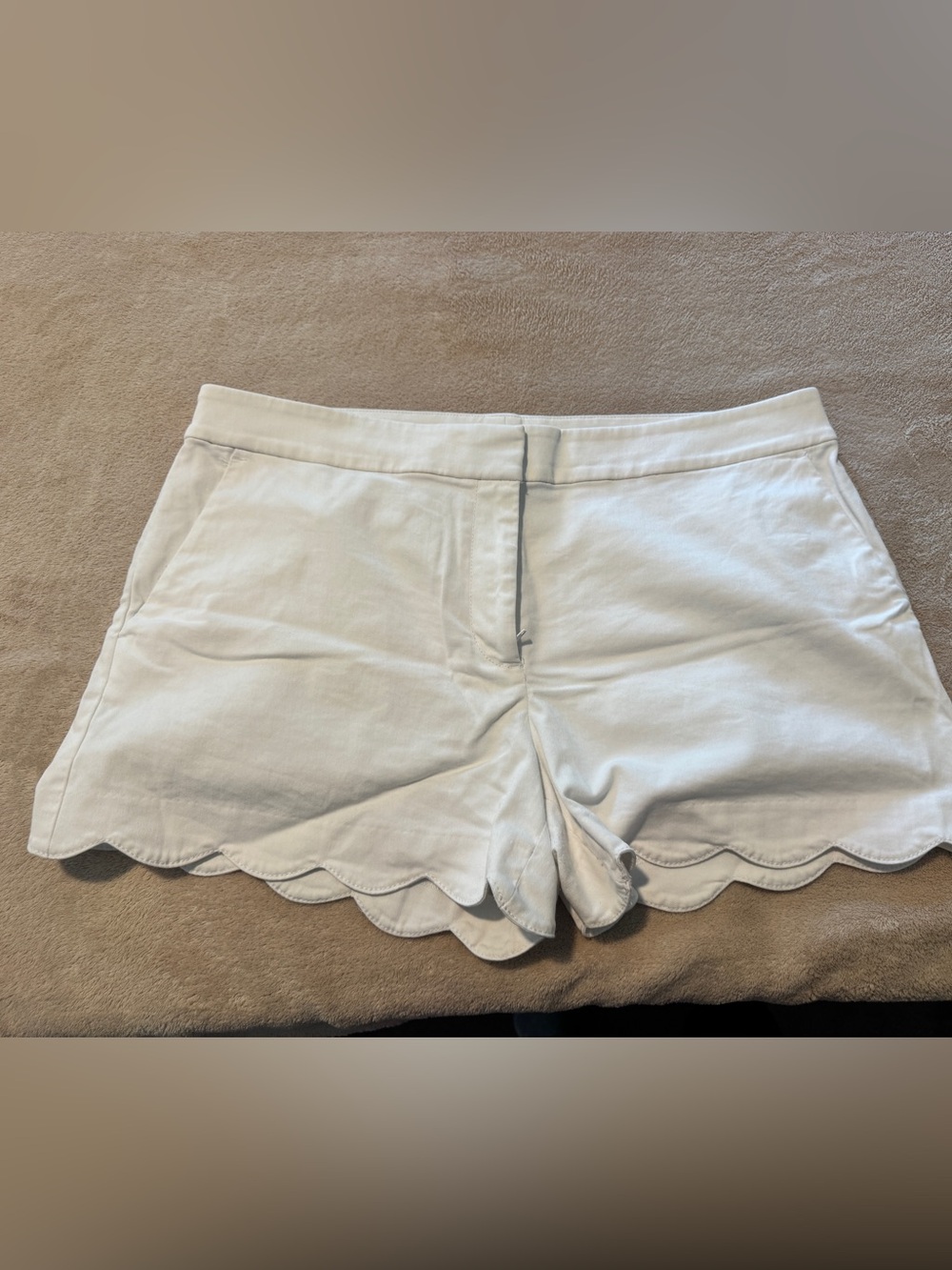 Lift White Scalloped Hem Women’s Shorts